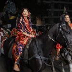 Sonalee Kulkarni Instagram - ताराबाई रामराणी, भद्रकाली कोपली गुढी पाडव्याच्या, हिंदू नववर्षाच्या शोभायात्रेतले काही खास क्षण ..🙏🏻 #gudipadwa #special #sonaleekulkarni #marathimulgi 🚩#chatrapatitararani महाराष्ट्र