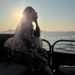 Sonalee Kulkarni Instagram – Window to happiness…. 🖼️ 

An evening at #vallonevineyards #igatpuri and then #sunset boat ride at the backwaters of #godavari #gangapurdam #nashik during #maharashtraonmylips new episode out this #weekend #staytuned Vallonne Vineyards