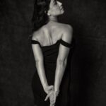 Sonalee Kulkarni Instagram – I’m back to cause a commotion. I’m back to demoralize. 
Sit back and feel the emotion. 
I’m back to keep it alive. 
I’m back watch out I’m back! 

This is an #appreciation #photoshoot and #appreciationpost💕 for my #trainer @mr.yashpatel @askknatural for watching my back! 

Pictures @tejasnerurkarr 

#sonaleekulkarni #newphotoshoot 
#backtobasics 
#blackandwhite 
#raw #real #rustic
#muscular #strong