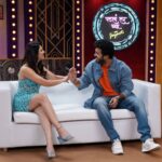 Sonalee Kulkarni Instagram - We share common laughs, fights and passion…. to know all this and also to find out who wins the hamper - नक्की पाहा #पटलंतरघ्या फक्त @planet.marathi वर Download the app and watch now! #patlatarghya on @planetmarathiott LINK IN BIO #sonaleekulkarni #aashaykulkarni #victoria #chatrapatitararani #onscreen #jodi #offscreen #friends #friendshipgoals #planetmarathi #talkshow