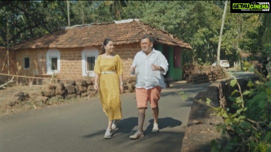 Sonalee Kulkarni Instagram - You could be anywhere in world but there's nothing like 'Maharashtra Majha' @sonalee18588 and I bring to you Maharashtra ko Dekhne, Sunane aur Chakhne ke Anokhe Tips... Maharashtra On My Lips #maharashtratourism #maharahtraonmylips #maharashtra #travel #food #kolhapur #nagpur #vengurla #tarkarli #amravati #nashik #travelvlog #adventure #travelphotography