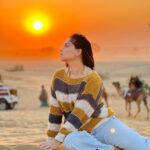 Sonalee Kulkarni Instagram - Catching the golden light of the golden city! #portraitphotography by @phulawa #sonaleekulkarni #jaisalmer #photo #sunset #sunsetphotography #magiclight #sunsethues #sun Sand Dunes, Jaisalmer
