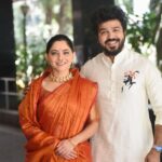 Sonalee Kulkarni Instagram - शिवजन्मोत्सवासाठी खास… 🚩 @strilokaa #saree #navvari🥻 And #men in @royaltasta शिवजातस्य collection #kurta #sonaleekulkarni #aashaykulkarni #chatrapatishivajimaharaj #chatrapatisambhajimaharaj #chatrapatirajarammaharaj #chatrapatitararani @jrahul11 शनिवार वाडा पुणे