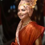 Sonalee Kulkarni Instagram - शिवजन्मोत्सवासाठी खास… 🚩 @strilokaa #saree #navvari Photographer #ShashankSane #pheta #marathimulgi #shivjayanti #shivkanya #sonaleekulkarni #chatrapatitararani #harharmahadev #जयभवानी #जयशिवराय #शिवजयंती शनिवार वाडा पुणे