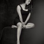 Sonalee Kulkarni Instagram - In the beginning it was all black and white! #newbeginnings #blackandwhite #black #white ##raw #real #sonaleekulkarni #blackmagic #newphotoshoot #newme #womaninblack #monochrome #pictures Pictures @tejasnerurkarr 📸