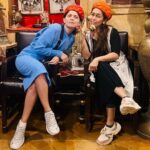 Sonalee Kulkarni Instagram - Guess the gossip! #sonaleekulkarni #phulwakhamkar #gossipmongers #friendsforlife #sisterfromanothermother #tai #sisterlove #friendship Jaisalmer Fort
