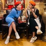 Sonalee Kulkarni Instagram - Guess the gossip! #sonaleekulkarni #phulwakhamkar #gossipmongers #friendsforlife #sisterfromanothermother #tai #sisterlove #friendship Jaisalmer Fort