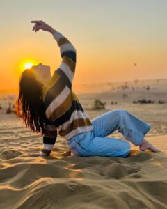 Sonalee Kulkarni Instagram - Catching the golden light of the golden city! #portraitphotography by @phulawa #sonaleekulkarni #jaisalmer #photo #sunset #sunsetphotography #magiclight #sunsethues #sun Sand Dunes, Jaisalmer