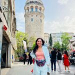 Sonalee Kulkarni Instagram - “If earth were a single state, Istanbul would be its capital.” ~ #napoleonbonaparte #sonaleekulkarni #turkey #istanbul #birthdayweek #trip #tour #travel #travelphotography İstiklal Caddesi Beyoğlu/TAKSİM