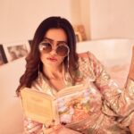 Sonnalli Seygall Instagram - Woke up like this. Casual 😎 #sundaymood☀️ Outfit: @mandirawirkhq Photographer: @dieppj