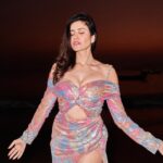 Sonnalli Seygall Instagram – She made love to the magic hour hoping it would turn into a year 💫 

#sunsetlover #magichour 

Photograph: @dieppj 
Dress: @mandirawirkhq