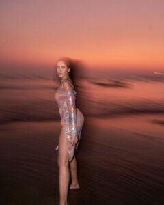 Sonnalli Seygall Instagram - She made love to the magic hour hoping it would turn into a year 💫 

#sunsetlover #magichour 

Photograph: @dieppj 
Dress: @mandirawirkhq