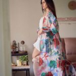 Sonnalli Seygall Instagram - 𝙃𝙤𝙥𝙚 | 𝙋𝙚𝙖𝙘𝙚 | 𝙇𝙤𝙫𝙚 | 𝘼𝙗𝙪𝙣𝙙𝙖𝙣𝙘𝙚 … and all that your soul desires 🤍 #HappyNewYear #2023 #newbeginnings 👗 @mandirawirkhq 📸 @dieppj