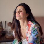 Sonnalli Seygall Instagram - 𝙃𝙤𝙥𝙚 | 𝙋𝙚𝙖𝙘𝙚 | 𝙇𝙤𝙫𝙚 | 𝘼𝙗𝙪𝙣𝙙𝙖𝙣𝙘𝙚 … and all that your soul desires 🤍 #HappyNewYear #2023 #newbeginnings 👗 @mandirawirkhq 📸 @dieppj