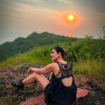 Sonnalli Seygall Instagram - Goa photodump ☀️🍎🐕☕️ #traveldiary #photodump #goa #sunsetlover #travelwithsonnalli