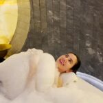 Sonnalli Seygall Instagram - Spa face, who dis? Location: @rafflesistanbul #hammam #spa #massage #feelitreelit #feelkaroreelkaro #trendingreels #viralreels #reelsvideo #weekendmood #fridayvibes #turkishbath #travelwithsonnalli #turkey