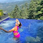 Sonnalli Seygall Instagram - Nature is my happy place. What’s yours? ❤️ #feelitreelit #feelkaroreelkaro #trendingreels #reels #reelsvideo #viralreels #nature #myhappyplace #weekendmood #saturdayvibes #travelwithsonnalli