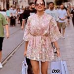 Sonnalli Seygall Instagram - Shopping is my cardio 🛍🤩 Wearing - @vipulshahbags #shopping #travelwithsonnalli #feelitreelit #feelkaroreelkaro #weekendmood #trendingreels #viralreels #reelsvideo
