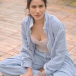 Sonnalli Seygall Instagram - Dear me, I’ve got you. Photographer: @dieppj #weekendmood #sundayvibes