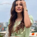 Sonnalli Seygall Instagram - Ganpati Bappa Morya! May Lord Ganesh bring you good luck and prosperity! Outfit: @souniagohil ❣️ #ganpati #ganpatibappamorya #ganeshchaturthi #festivevibes