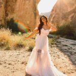 Sonnalli Seygall Instagram - Darling I'm a nightmare, dressed like a daydream 🤍 Photograph: @kappadokia_stambul_tr @arik_photoart #sundayvibes #weekendmood #cappadocia #cappadociaturkey #travelphotography #beautifuldestinations #discoverturkey #travelwithsonnalli