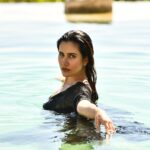 Sonnalli Seygall Instagram - 🖤🧜‍♀️ #mermaidlife #weekendmood