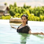 Sonnalli Seygall Instagram - 🖤🧜‍♀️ #mermaidlife #weekendmood