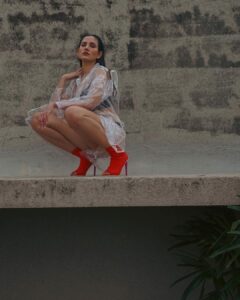 Sonnalli Seygall Instagram - When life gives us a rainy day, we shoot 📸 Photographer: @dieppj #photoshoot #tuesdayvibes #rainyday #slay #fashion #ootd