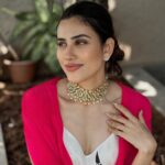 Sonnalli Seygall Instagram - Some festive drama 💗 Outfit: @souniagohil #festiveseason #weekendmood #fridayvibes #ethnicwear #ootd #fashion