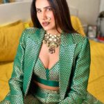 Sonnalli Seygall Instagram - My mom takes great pics, don’t u agree? 🤩🧿❤️ For: @htcity #ottplayawards2022 Outfit: @ranbirmukherjeeofficial Jewels: @rimayu07 Styling: @stylekarmaa #aboutlastnight✨ #awardsnight #experimental #jewelrygram
