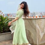 Sonnalli Seygall Instagram - Ganpati Bappa Morya! May Lord Ganesh bring you good luck and prosperity! Outfit: @souniagohil ❣️ #ganpati #ganpatibappamorya #ganeshchaturthi #festivevibes