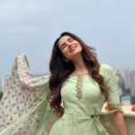 Sonnalli Seygall Instagram - Ganpati Bappa Morya! May Lord Ganesh bring you good luck and prosperity! Outfit: @souniagohil ❣️ #ganpati #ganpatibappamorya #ganeshchaturthi #festivevibes