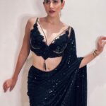 Sonnalli Seygall Instagram - Making heads turn, one saree at a time For @filmfare awards- Outfit: @itsombysomya Styling: @stylekarmaa #filmfare #redcarpetlook #ootd #sareelover #allblack #filmfareawards2022 #wolf777newsfilmfareawards