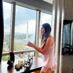 Sonnalli Seygall Instagram - Morning vibes at the @deltahotelslevent by #Marriott #Istanbul 💫 🍰 ☀️ #travelwithsonnalli #vacationdiaries #luxuryhotel #turkey #mondaymood #morningvibes #morningbliss