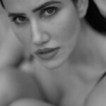 Sonnalli Seygall Instagram - Swipe for some magic ⭐️ 📸 @dieppj #blackandwhitephotgraphy #blackandwhite #art #photoshoot #tuesdaymood