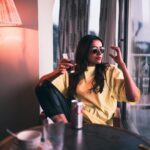 Sonnalli Seygall Instagram - Photo dump from a chill day 🐸 📸: @kunala 🥰 #chillvibes #pose #tuesdaymood