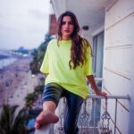 Sonnalli Seygall Instagram - Photo dump from a chill day 🐸 📸: @kunala 🥰 #chillvibes #pose #tuesdaymood