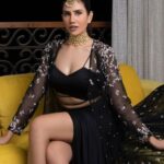 Sonnalli Seygall Instagram - Black is a mood 🖤 Photograph: @photographybyafn Outfit: @mandirawirkhq #allblack #ootd #ootdindia #itsamood #indianwear #feelingfestive #weddingseason