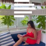 Sonnalli Seygall Instagram - Raise ur hand if journaling is part of ur daily routine 🙋‍♀️ #journaling #mentalhealth #journal #destressing #healing #positivity #reels #instgramreels #trendingreels #reelkarofeelkaro #reelsvideo #feelitreelit #gratitude