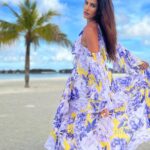 Sonnalli Seygall Instagram - Wild and free 🌿 Outfit- @mandirawirkhq #maldives #travelwithsonnalli #traveldiaries #reels #instagramreels #trendingreels #feelitreelit #resortwear #ootd