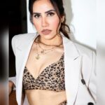 Sonnalli Seygall Instagram - Sugar, spice & everything nice Photographer - @palashvphoto Make-up - @niyati_kothari Hair -@makeupnhairbyankita #ootd #photoshoot #tuesdayvibes
