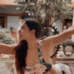 Sonnalli Seygall Instagram - Yoga adds years to your life, and life to your years🙏🙏🙏 Yoga tip: Drink 3-4 liters of water during the day as it will help you to flush the toxins out of the body that are released during your yoga practice. #yoga #fitness #yogasanas #positivity #yogareels #selfcare #mondaymotivation #fitnessmotivation #mondayvibes #reels #viralreels #feelitreelit