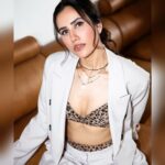 Sonnalli Seygall Instagram - Sugar, spice & everything nice Photographer - @palashvphoto Make-up - @niyati_kothari Hair -@makeupnhairbyankita #ootd #photoshoot #tuesdayvibes