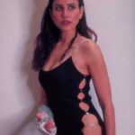 Sonnalli Seygall Instagram - Life is too short to wear boring clothes👸🏻🦹‍♀️🧝‍♀️ #fashiongoals #streetcouture #HTMostStylish