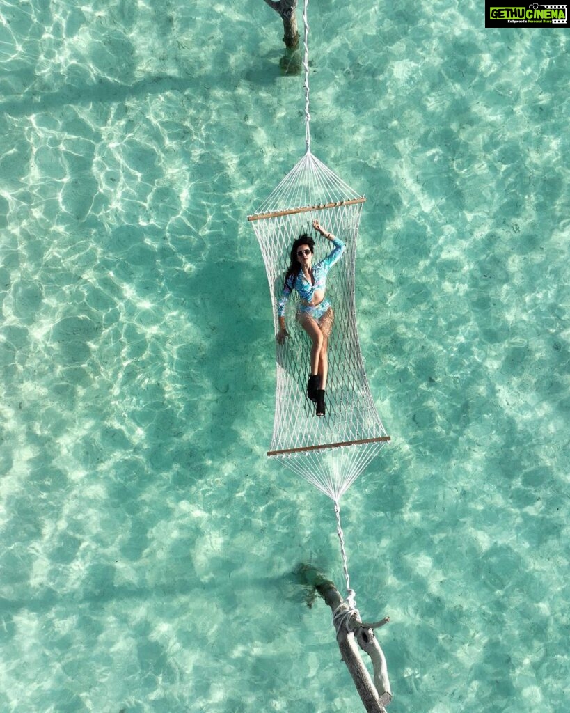Sonnalli Seygall Instagram - I’m that wild soul 🌿 Location: @paradisemaldives Jewellery: @anaqajewels #maldives #islandlife #traveldiaries #paradise #vacaymodeon #travelwithsonnalli Paradise Island Maldives