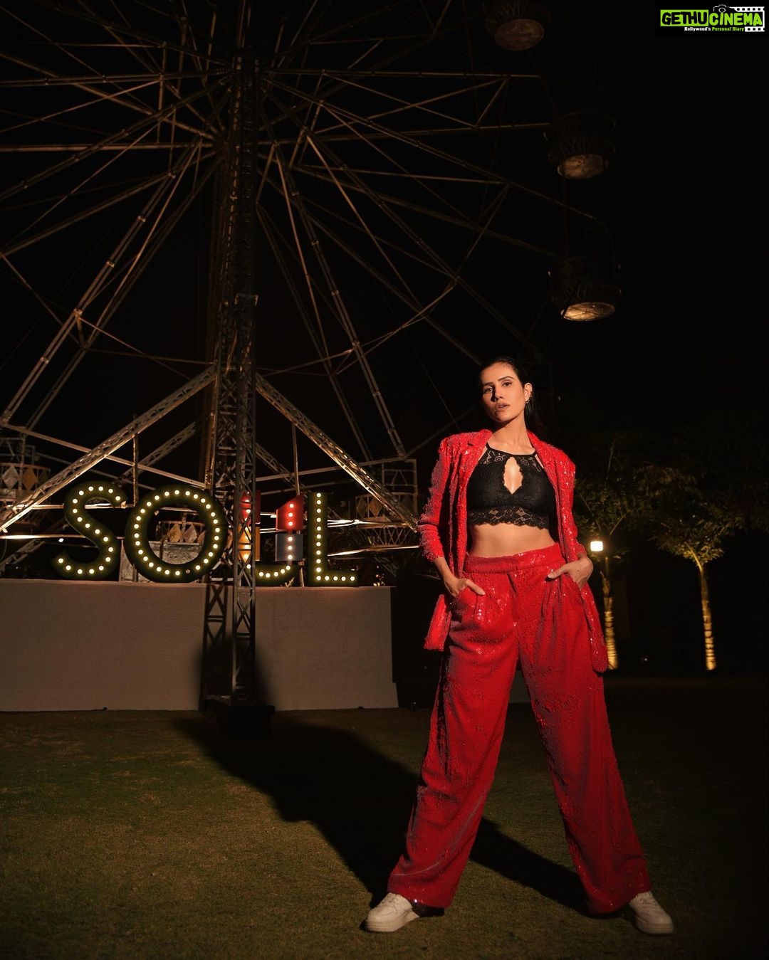 Sonnalli Seygall Instagram - Last month, this day~ One of the best weekends in a long time at the #SoulFestival by @lifestyleasiaindia โค๏ธ @rahulgangs_ thanuuu to u & ur team for sexiest time ever. One month later Iโm still recovering ๐
๐ฅ @theanantaudaipur @anantahotels @architecturedesign.in @travelandleisureindia @the.envelop ๐ธ @samir_samuel_david