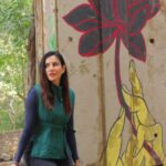 Sonnalli Seygall Instagram - Vibrant 💜🧡💛💚💙🧡 It’s a mood #fridaymood #vibrant 📸 @sonukashyap_5612