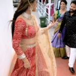 Sowmya Rao Nadig Instagram - Blooper— guess what, after that didn’t get time to reshoot it🤥 @hyper.aadi @jabardasthshanti #sowmyasharada #sowmyarao Costume @rentyourlook_by_chandangowda #reels #reelitfeelit #explore #jabardasth #hyperaadi