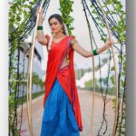 Sowmya Rao Nadig Instagram - 100th Episode celebration 💥⭐️#sridevidramacompany #SDC Tomorrow on @etvtelugu2708 Photography @ravi_cross_clickx 📸 #sowmyasharada #sowmyarao #jabardasth #halfsaree