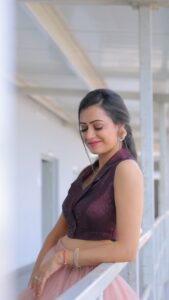 Sowmya Raoh Instagram - One for the beat 🎼 
#sowmyasharada #sowmyarao 

🎥 @naveen_iris_photography 

#reels  #reelitfeelit #selflove #explore #jabardasth